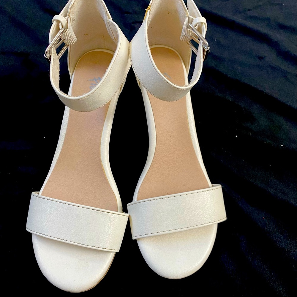 Fioni White wedge midi ( 2-2.5” ) heel.